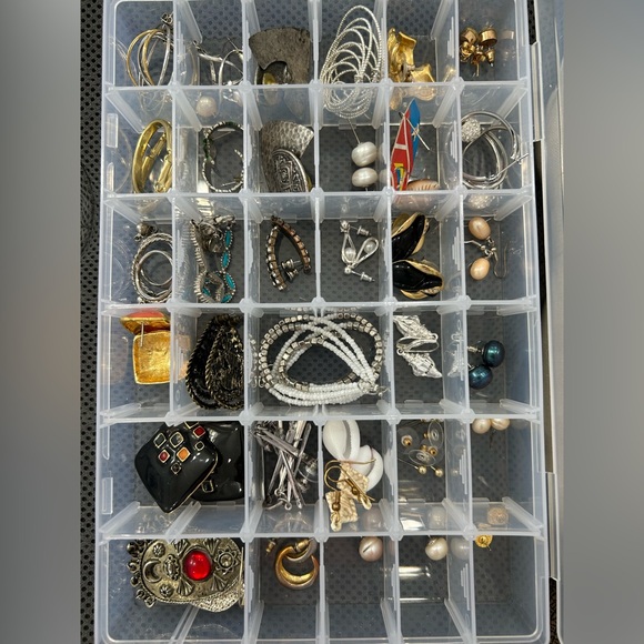 Preview - Pierced Earrings Sun Aug 17 - Picture 3 of 3